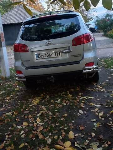 Серый Хендай Санта Фе, объемом двигателя 2.19 л и пробегом 258 тыс. км за 8600 $, фото 2 на Automoto.ua