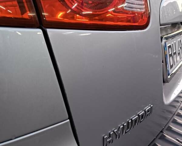 Серый Хендай Санта Фе, объемом двигателя 2.2 л и пробегом 202 тыс. км за 11000 $, фото 14 на Automoto.ua