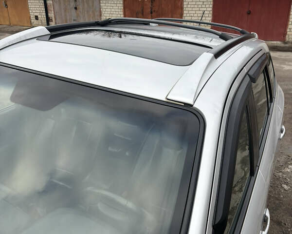 Серый Хендай Санта Фе, объемом двигателя 2.19 л и пробегом 170 тыс. км за 10500 $, фото 4 на Automoto.ua