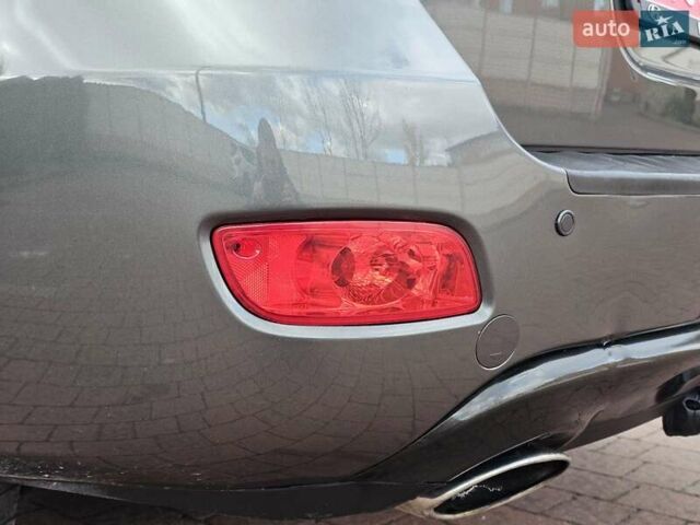 Серый Хендай Санта Фе, объемом двигателя 2.2 л и пробегом 210 тыс. км за 9750 $, фото 71 на Automoto.ua