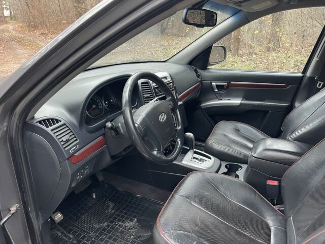 Сірий Хендай Санта Фе, об'ємом двигуна 2.2 л та пробігом 200 тис. км за 5500 $, фото 10 на Automoto.ua