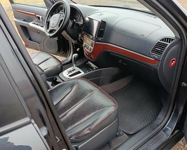 Серый Хендай Санта Фе, объемом двигателя 2.2 л и пробегом 245 тыс. км за 9900 $, фото 24 на Automoto.ua