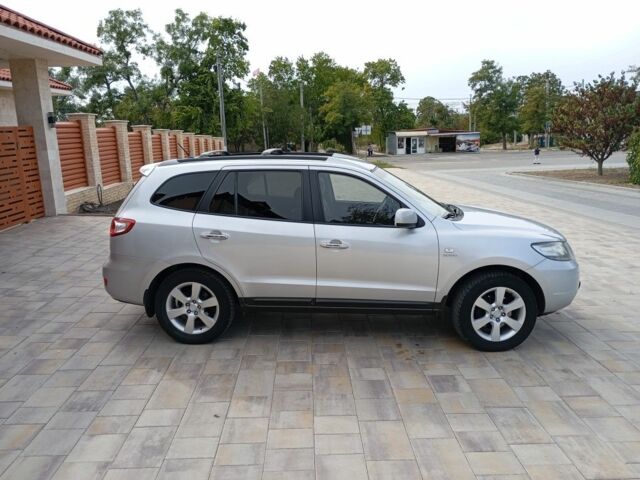 Серый Хендай Санта Фе, объемом двигателя 2.2 л и пробегом 190 тыс. км за 10500 $, фото 3 на Automoto.ua