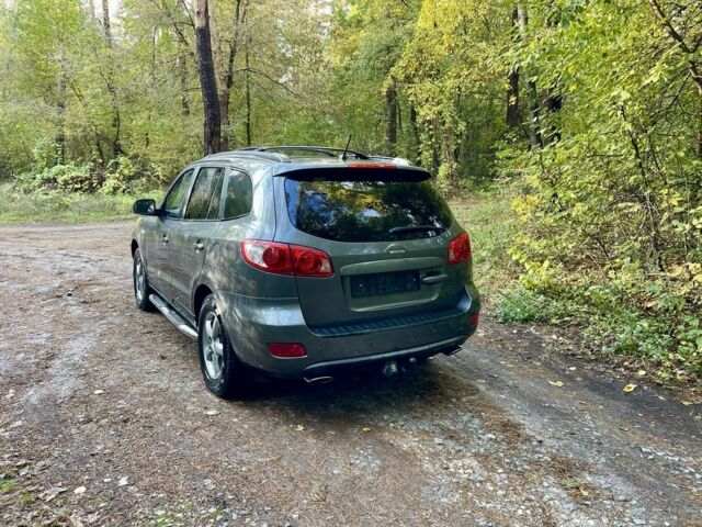 Серый Хендай Санта Фе, объемом двигателя 2.2 л и пробегом 203 тыс. км за 5500 $, фото 6 на Automoto.ua