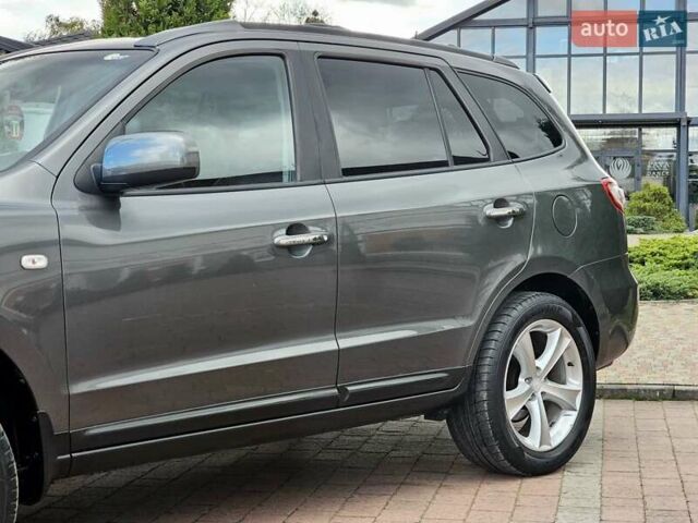 Сірий Хендай Санта Фе, об'ємом двигуна 2.2 л та пробігом 210 тис. км за 9950 $, фото 20 на Automoto.ua