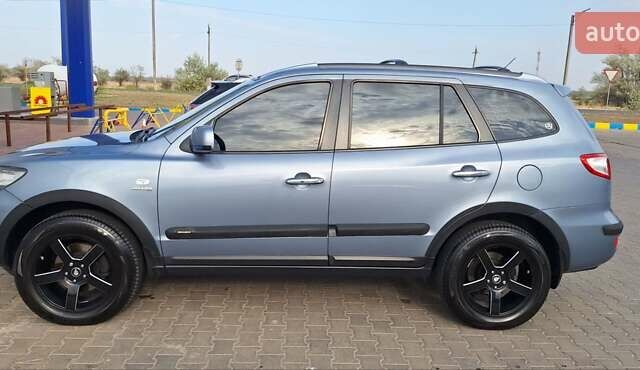 Сірий Хендай Санта Фе, об'ємом двигуна 2.19 л та пробігом 235 тис. км за 10000 $, фото 4 на Automoto.ua
