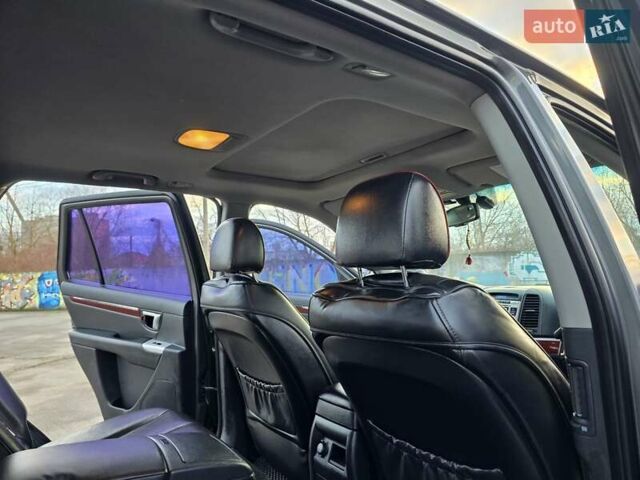 Серый Хендай Санта Фе, объемом двигателя 2.2 л и пробегом 319 тыс. км за 9777 $, фото 41 на Automoto.ua