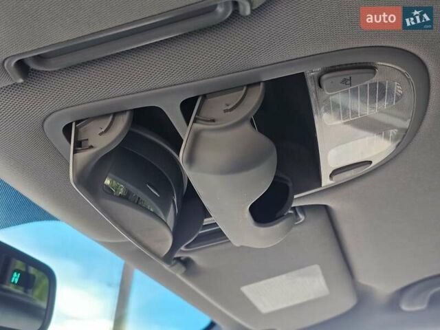 Сірий Хендай Санта Фе, об'ємом двигуна 2.2 л та пробігом 210 тис. км за 9950 $, фото 146 на Automoto.ua