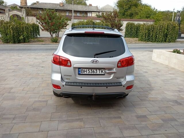 Серый Хендай Санта Фе, объемом двигателя 2.2 л и пробегом 190 тыс. км за 10500 $, фото 4 на Automoto.ua