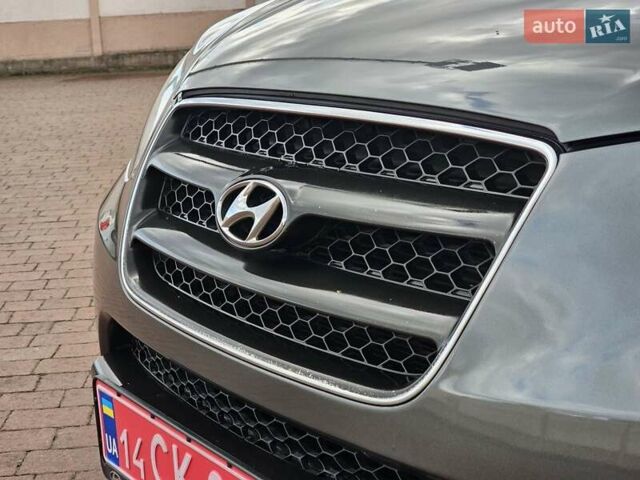 Сірий Хендай Санта Фе, об'ємом двигуна 2.2 л та пробігом 210 тис. км за 9950 $, фото 68 на Automoto.ua