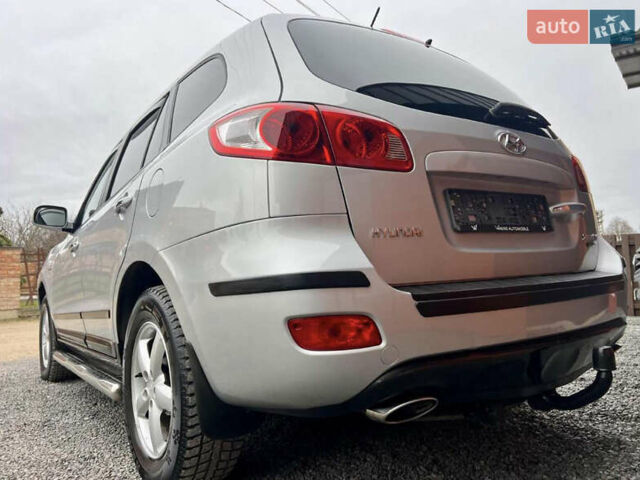 Серый Хендай Санта Фе, объемом двигателя 2.2 л и пробегом 177 тыс. км за 10999 $, фото 5 на Automoto.ua