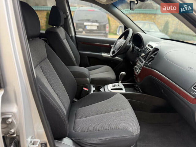 Сірий Хендай Санта Фе, об'ємом двигуна 2.2 л та пробігом 235 тис. км за 10700 $, фото 19 на Automoto.ua