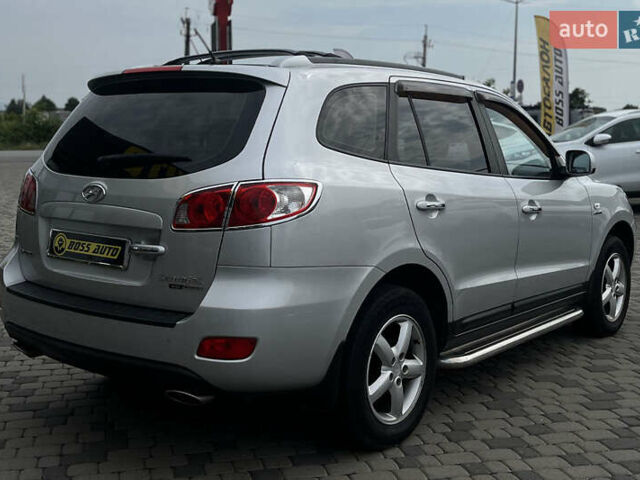 Серый Хендай Санта Фе, объемом двигателя 2.66 л и пробегом 210 тыс. км за 9500 $, фото 6 на Automoto.ua