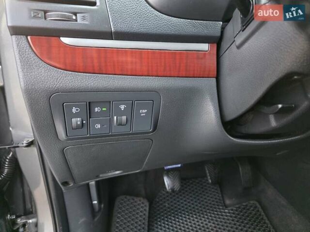 Серый Хендай Санта Фе, объемом двигателя 2.2 л и пробегом 319 тыс. км за 9777 $, фото 19 на Automoto.ua