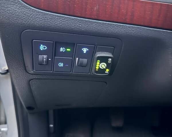 Серый Хендай Санта Фе, объемом двигателя 2.66 л и пробегом 140 тыс. км за 9200 $, фото 13 на Automoto.ua