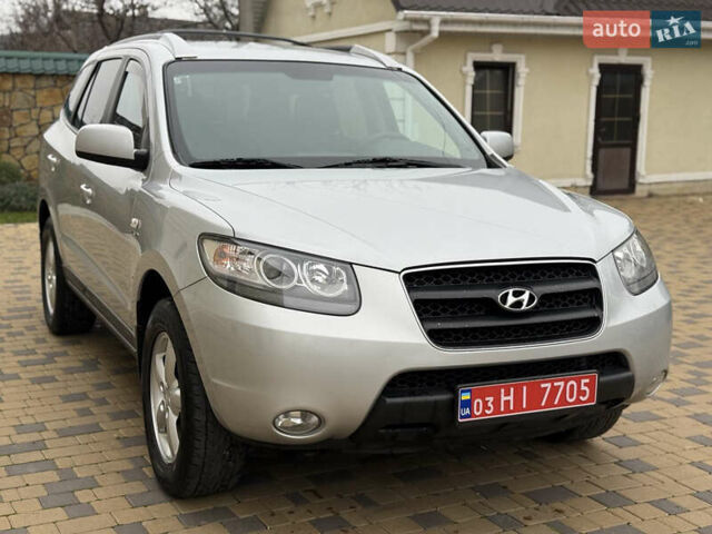 Сірий Хендай Санта Фе, об'ємом двигуна 2.2 л та пробігом 235 тис. км за 10700 $, фото 3 на Automoto.ua