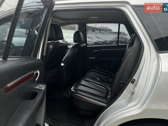 Серый Хендай Санта Фе, объемом двигателя 2.66 л и пробегом 210 тыс. км за 9500 $, фото 13 на Automoto.ua