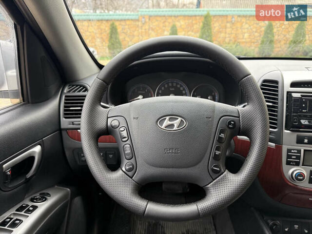 Сірий Хендай Санта Фе, об'ємом двигуна 2.2 л та пробігом 235 тис. км за 10700 $, фото 24 на Automoto.ua