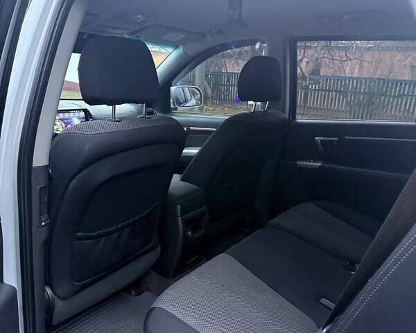 Серый Хендай Санта Фе, объемом двигателя 2.66 л и пробегом 140 тыс. км за 9200 $, фото 12 на Automoto.ua