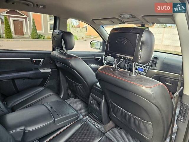 Серый Хендай Санта Фе, объемом двигателя 2.2 л и пробегом 210 тыс. км за 9750 $, фото 151 на Automoto.ua