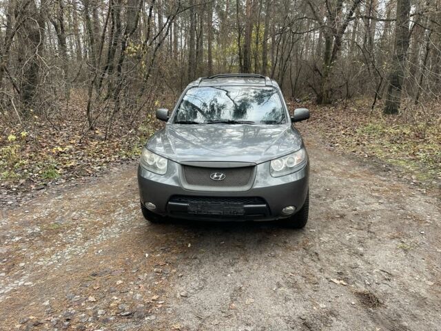 Сірий Хендай Санта Фе, об'ємом двигуна 2.2 л та пробігом 200 тис. км за 5500 $, фото 1 на Automoto.ua