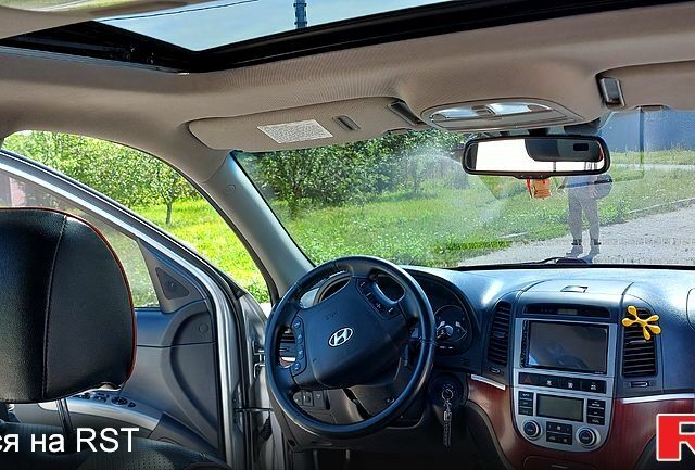 Серый Хендай Санта Фе, объемом двигателя 2.2 л и пробегом 160 тыс. км за 10200 $, фото 4 на Automoto.ua