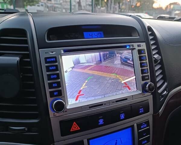 Серый Хендай Санта Фе, объемом двигателя 2.2 л и пробегом 202 тыс. км за 11000 $, фото 22 на Automoto.ua