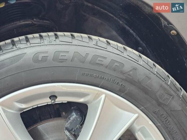 Серый Хендай Санта Фе, объемом двигателя 2.2 л и пробегом 210 тыс. км за 9750 $, фото 31 на Automoto.ua