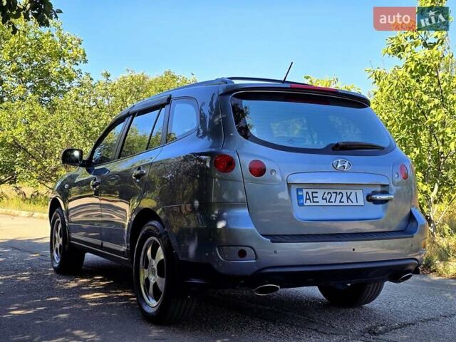 Серый Хендай Санта Фе, объемом двигателя 2.66 л и пробегом 172 тыс. км за 9500 $, фото 17 на Automoto.ua