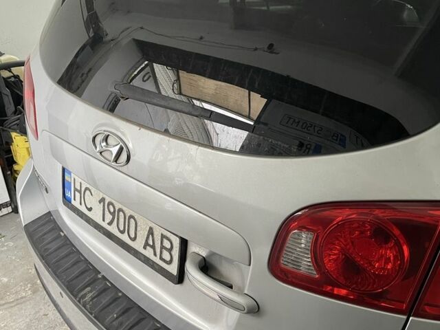 Серый Хендай Санта Фе, объемом двигателя 2.2 л и пробегом 280 тыс. км за 6700 $, фото 10 на Automoto.ua