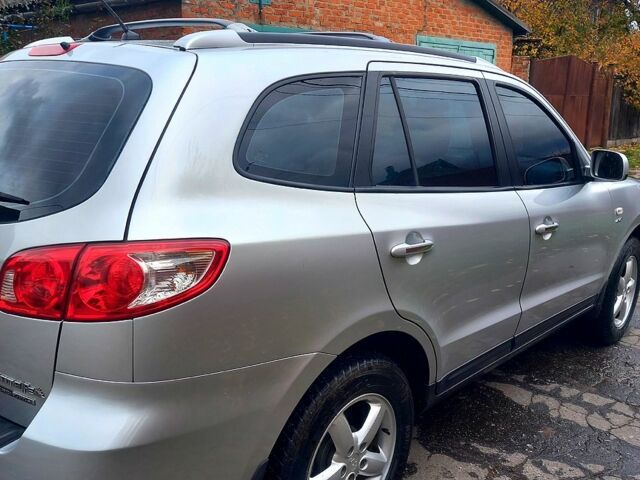 Серый Хендай Санта Фе, объемом двигателя 2.2 л и пробегом 200 тыс. км за 9400 $, фото 2 на Automoto.ua