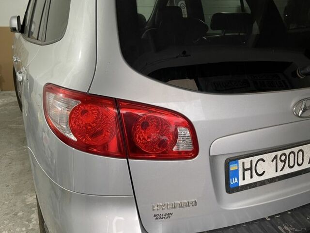 Серый Хендай Санта Фе, объемом двигателя 2.2 л и пробегом 280 тыс. км за 6700 $, фото 9 на Automoto.ua