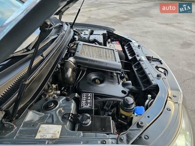 Серый Хендай Санта Фе, объемом двигателя 2.2 л и пробегом 319 тыс. км за 9777 $, фото 56 на Automoto.ua