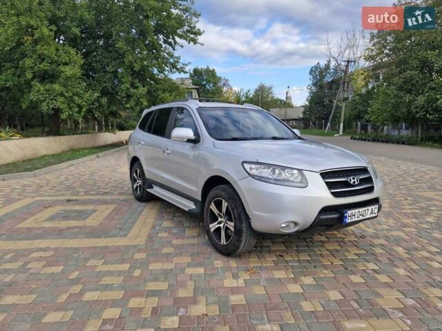 Серый Хендай Санта Фе, объемом двигателя 2.19 л и пробегом 267 тыс. км за 9600 $, фото 9 на Automoto.ua