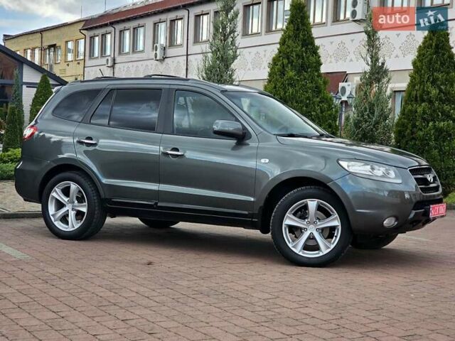 Сірий Хендай Санта Фе, об'ємом двигуна 2.2 л та пробігом 210 тис. км за 9950 $, фото 44 на Automoto.ua