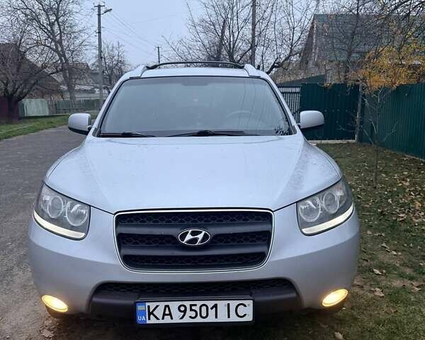 Серый Хендай Санта Фе, объемом двигателя 2.66 л и пробегом 140 тыс. км за 9200 $, фото 6 на Automoto.ua
