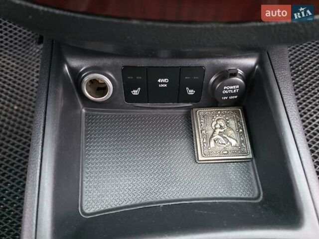 Серый Хендай Санта Фе, объемом двигателя 2.2 л и пробегом 319 тыс. км за 9777 $, фото 20 на Automoto.ua