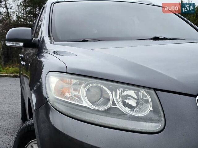 Серый Хендай Санта Фе, объемом двигателя 2.2 л и пробегом 229 тыс. км за 11999 $, фото 9 на Automoto.ua