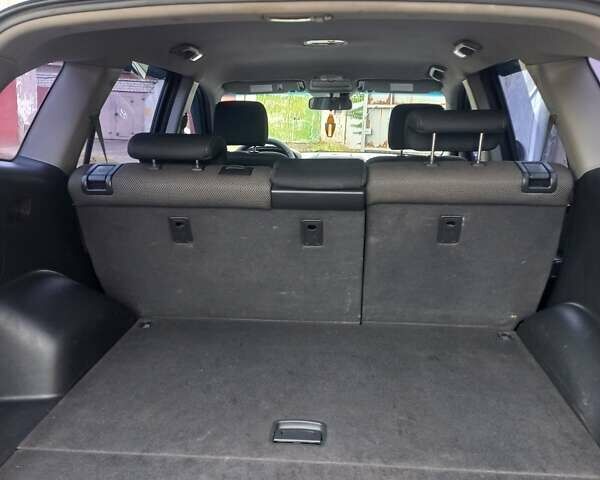 Серый Хендай Санта Фе, объемом двигателя 2.19 л и пробегом 227 тыс. км за 10600 $, фото 2 на Automoto.ua