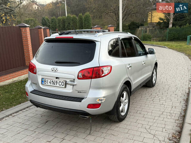 Серый Хендай Санта Фе, объемом двигателя 2.66 л и пробегом 170 тыс. км за 10300 $, фото 2 на Automoto.ua