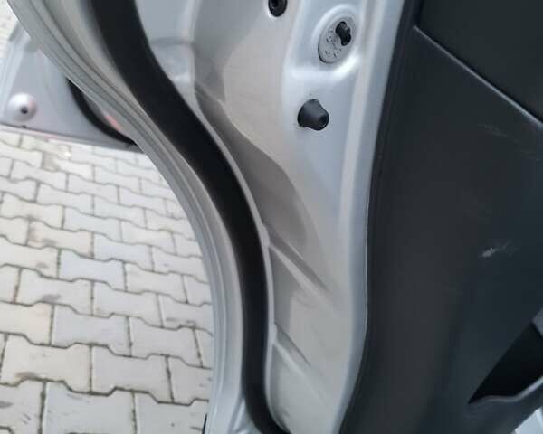 Серый Хендай Санта Фе, объемом двигателя 2.19 л и пробегом 252 тыс. км за 10300 $, фото 99 на Automoto.ua