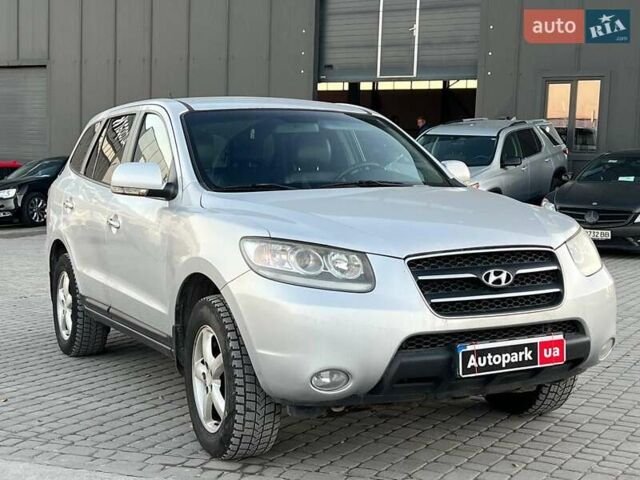 Серый Хендай Санта Фе, объемом двигателя 2.2 л и пробегом 279 тыс. км за 10890 $, фото 2 на Automoto.ua
