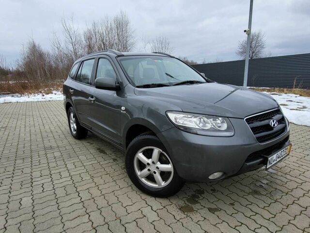 Серый Хендай Санта Фе, объемом двигателя 2.2 л и пробегом 214 тыс. км за 6036 $, фото 3 на Automoto.ua