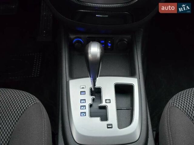 Серый Хендай Санта Фе, объемом двигателя 2.2 л и пробегом 229 тыс. км за 11999 $, фото 32 на Automoto.ua