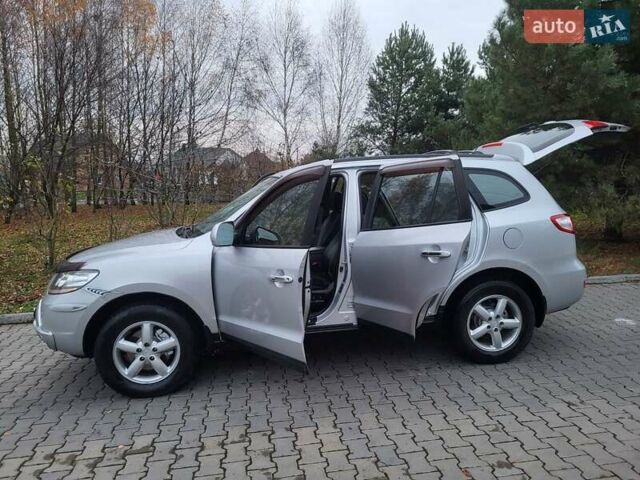 Серый Хендай Санта Фе, объемом двигателя 2.19 л и пробегом 252 тыс. км за 10300 $, фото 75 на Automoto.ua