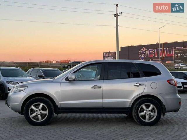 Серый Хендай Санта Фе, объемом двигателя 2.2 л и пробегом 279 тыс. км за 10890 $, фото 4 на Automoto.ua