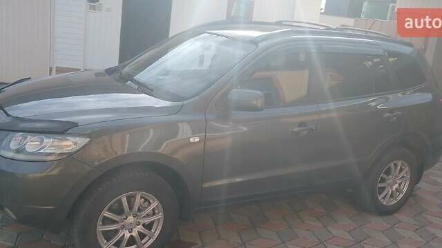 Серый Хендай Санта Фе, объемом двигателя 2.2 л и пробегом 185 тыс. км за 10700 $, фото 7 на Automoto.ua