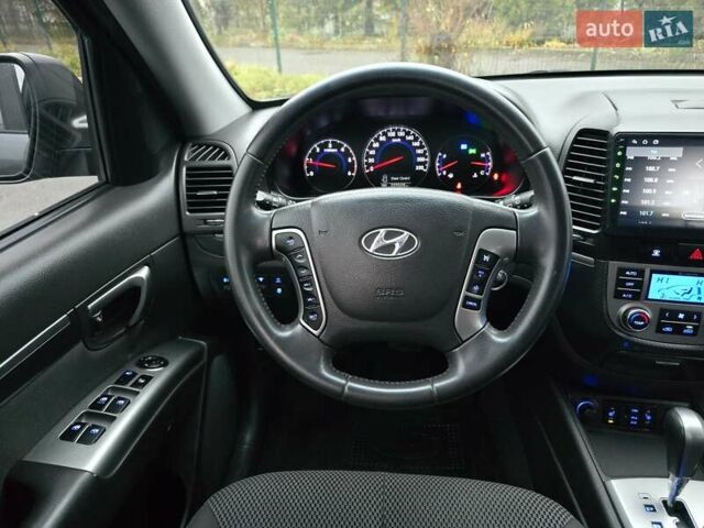Серый Хендай Санта Фе, объемом двигателя 2.2 л и пробегом 229 тыс. км за 11999 $, фото 21 на Automoto.ua