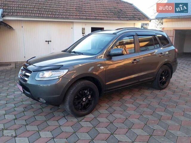 Серый Хендай Санта Фе, объемом двигателя 2.2 л и пробегом 185 тыс. км за 9800 $, фото 6 на Automoto.ua