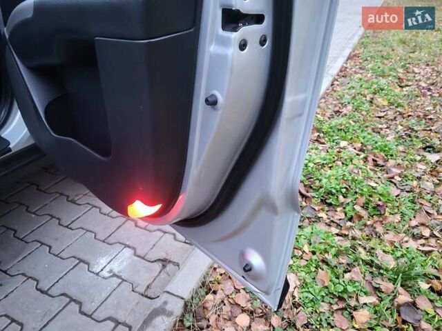 Серый Хендай Санта Фе, объемом двигателя 2.19 л и пробегом 252 тыс. км за 10300 $, фото 123 на Automoto.ua